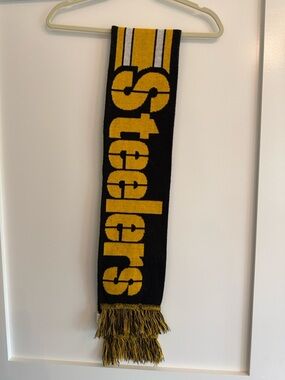 Steelers Black & Gold Knit Scarf 60” long EUC